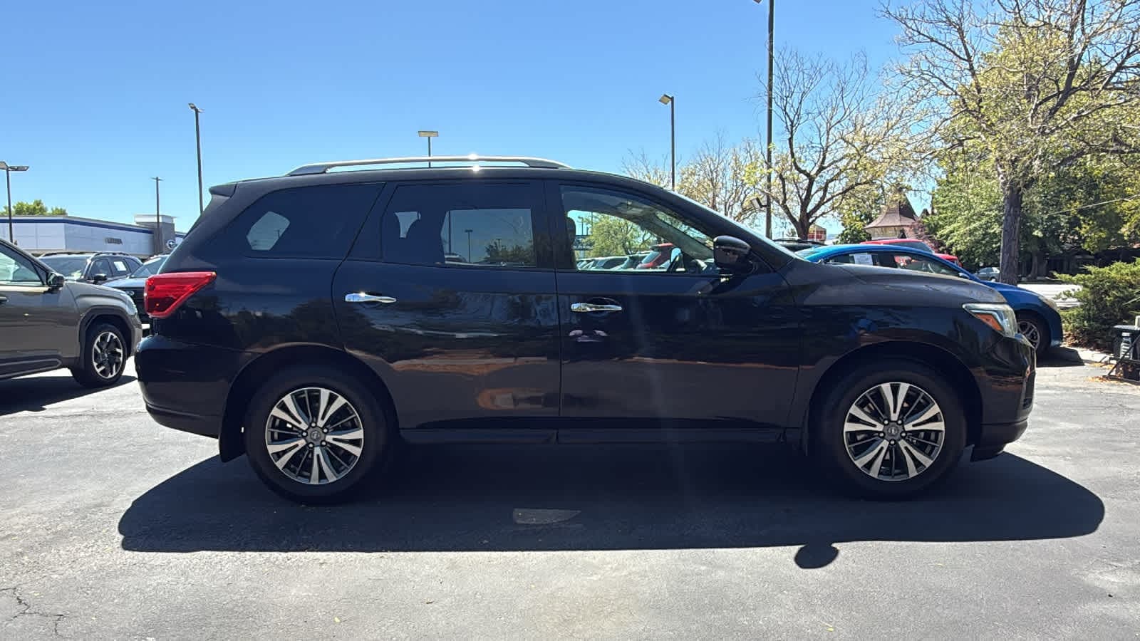 Thumbnail: 2019 Nissan Pathfinder - 4