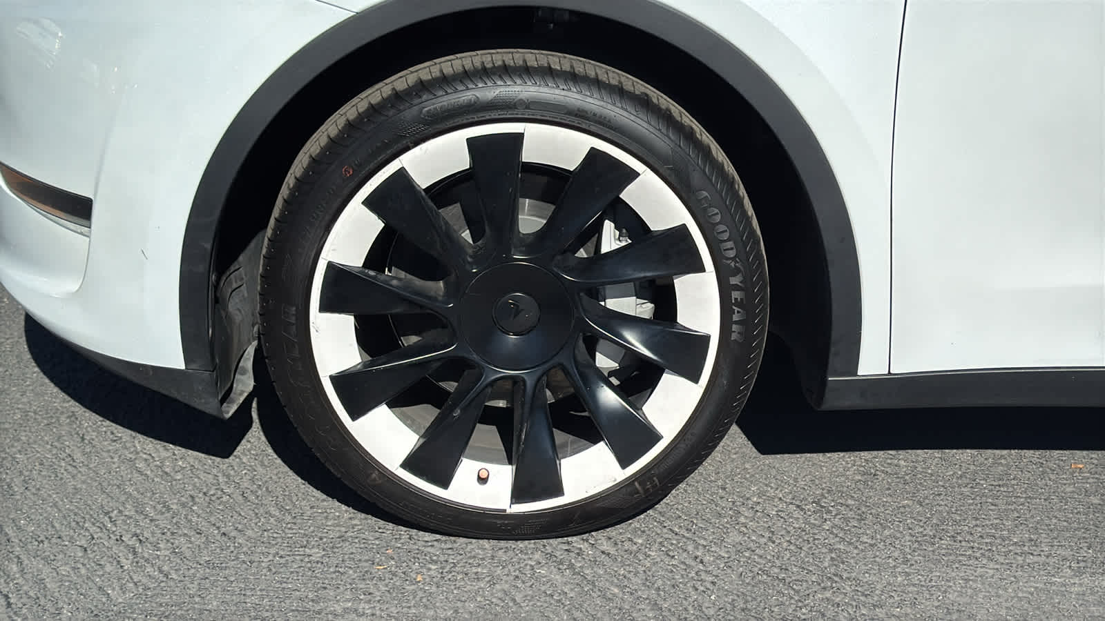 Thumbnail: 2023 Tesla Model Y - 9