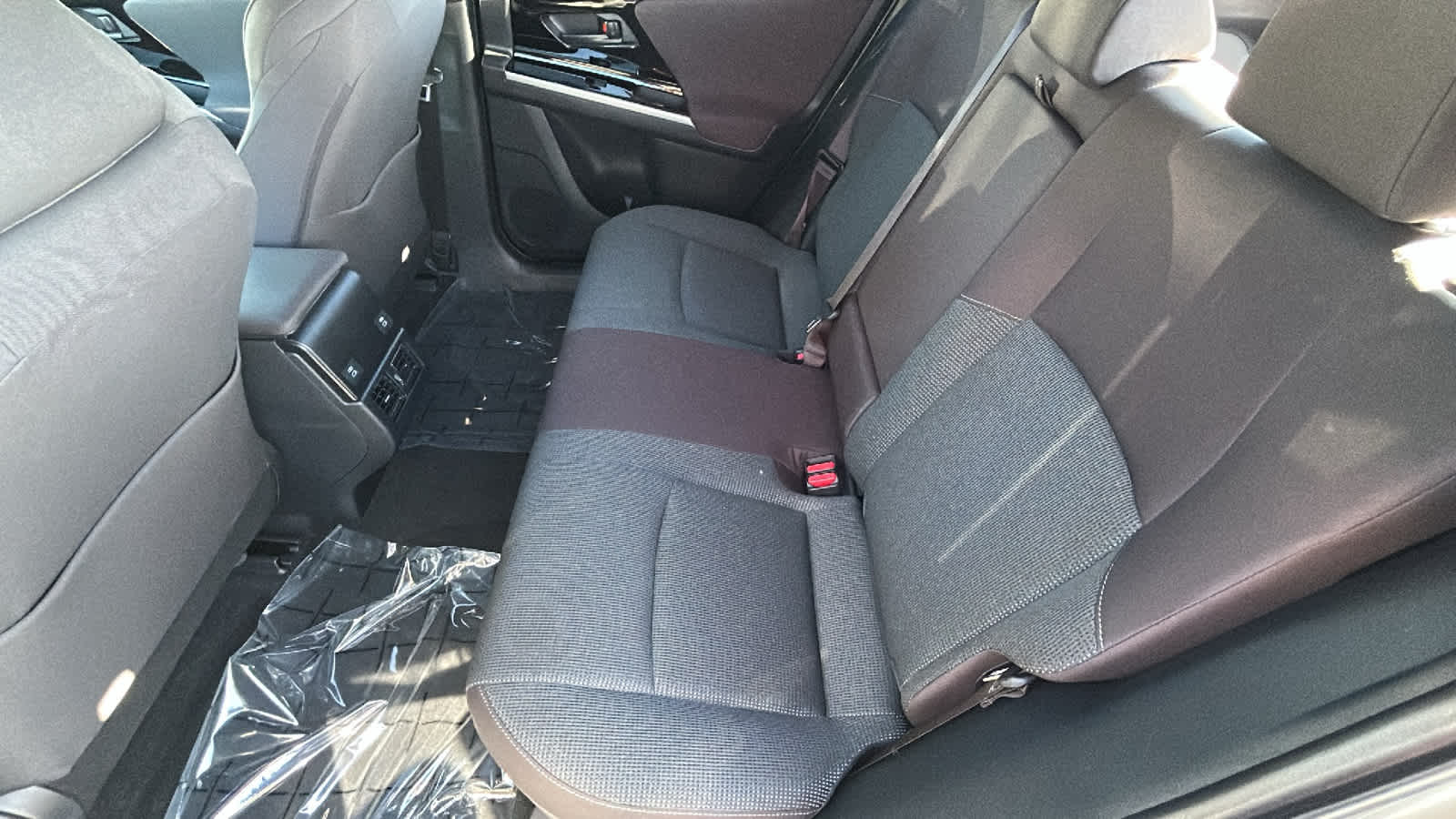 Thumbnail: 2025 Subaru Solterra - 25