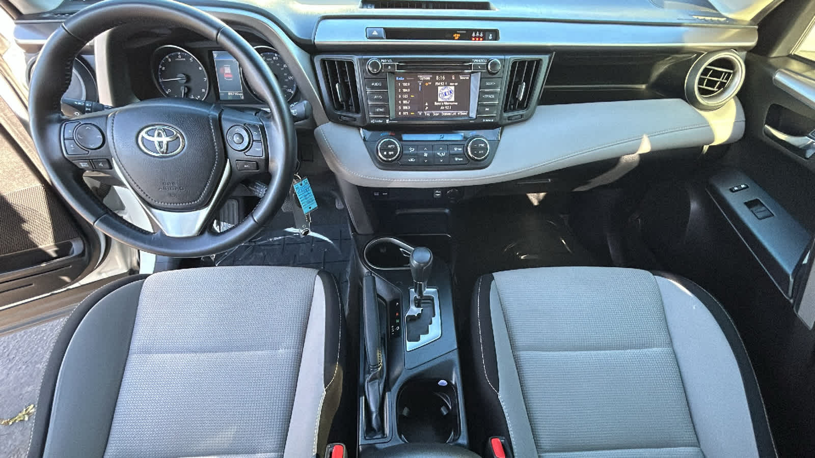 Thumbnail: 2017 Toyota RAV4 - 25