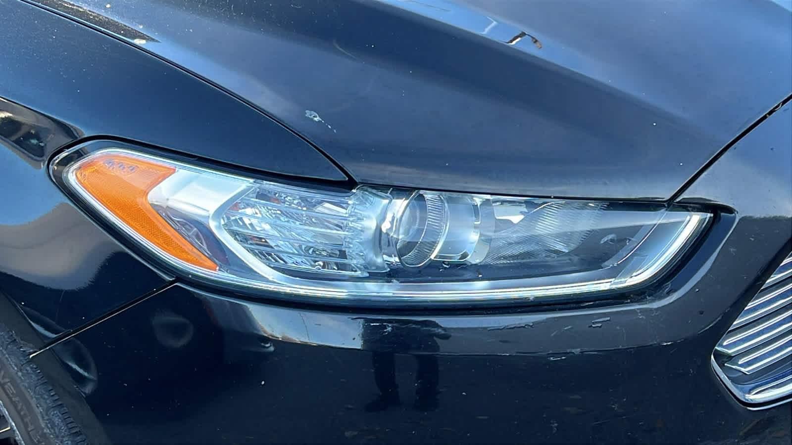 2016 Ford Fusion SE photo 2