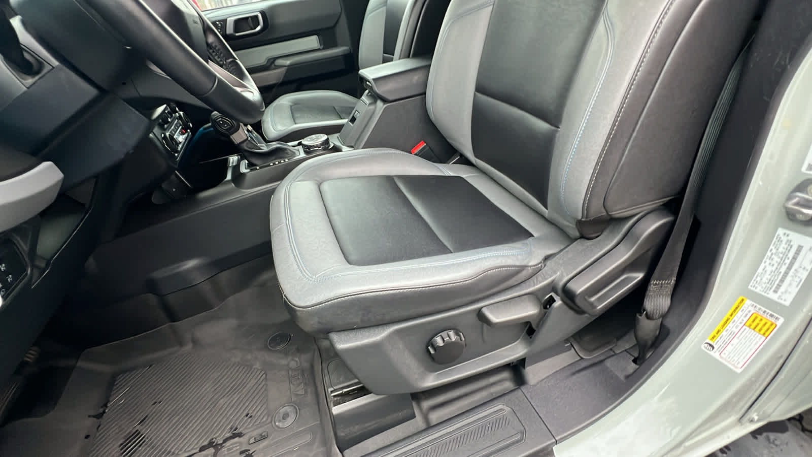 Thumbnail: 2022 Ford Bronco - 24