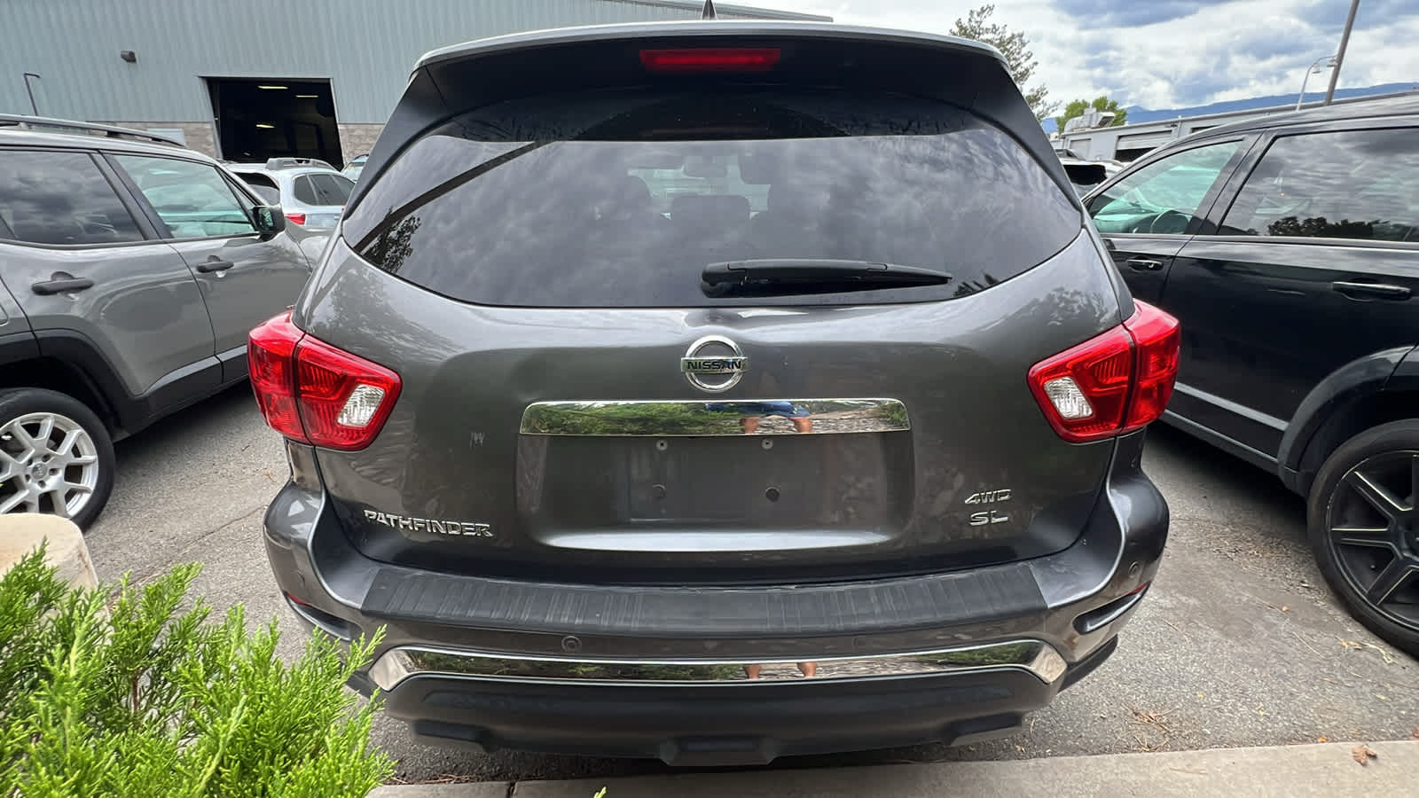 Thumbnail: 2020 Nissan Pathfinder - 12