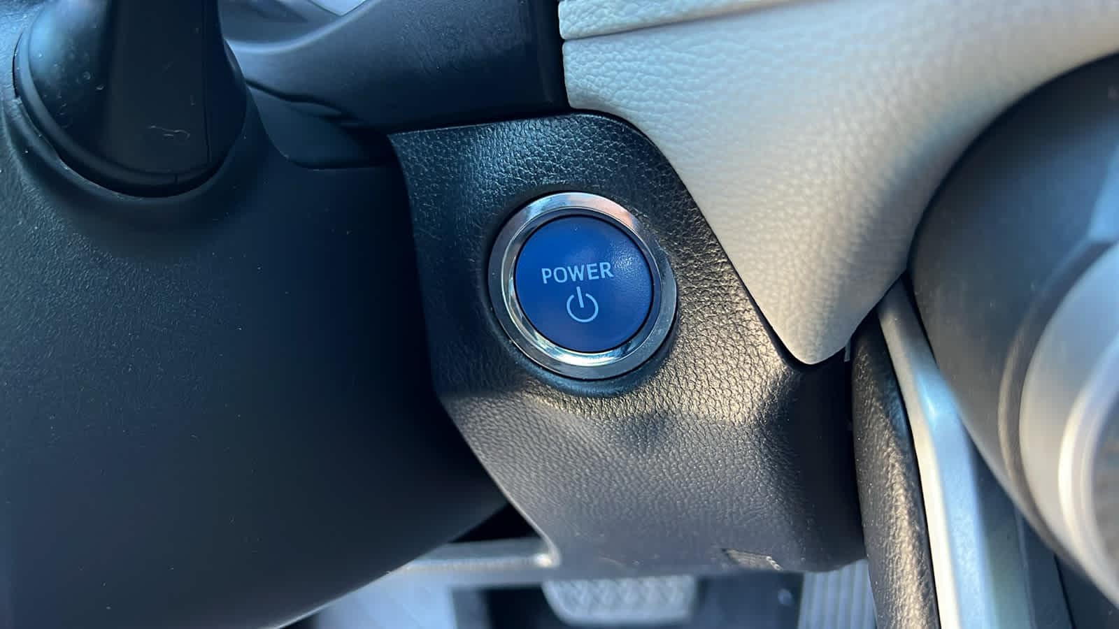 Thumbnail: 2021 Toyota RAV4 - 17