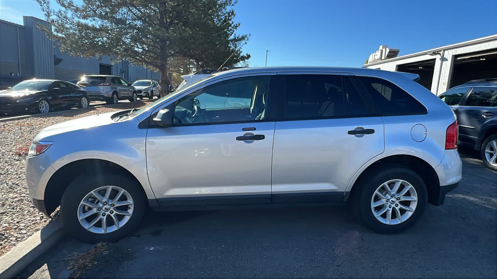 Thumbnail: 2013 Ford Edge - 16