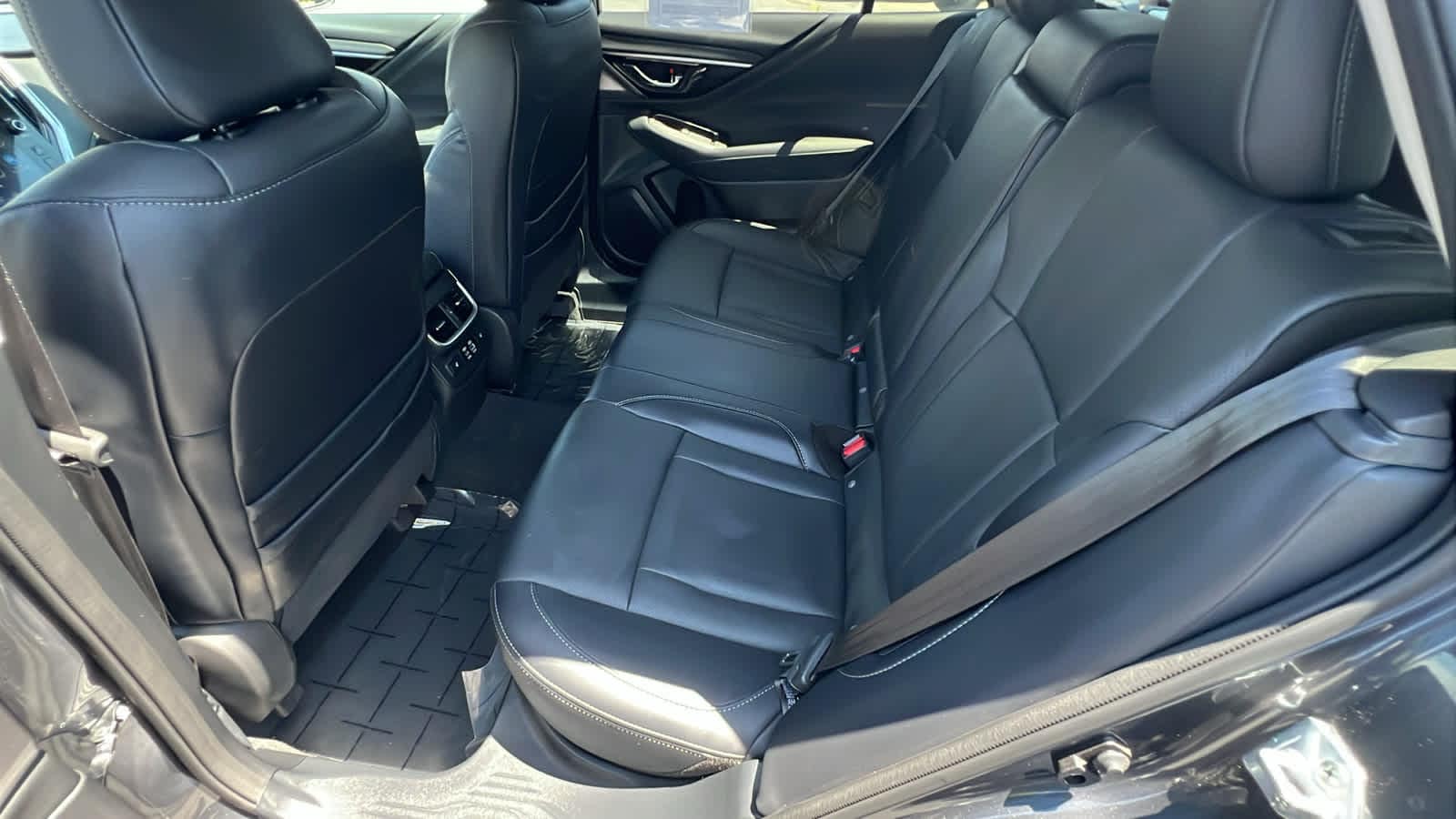 2024 Subaru Outback Touring 24