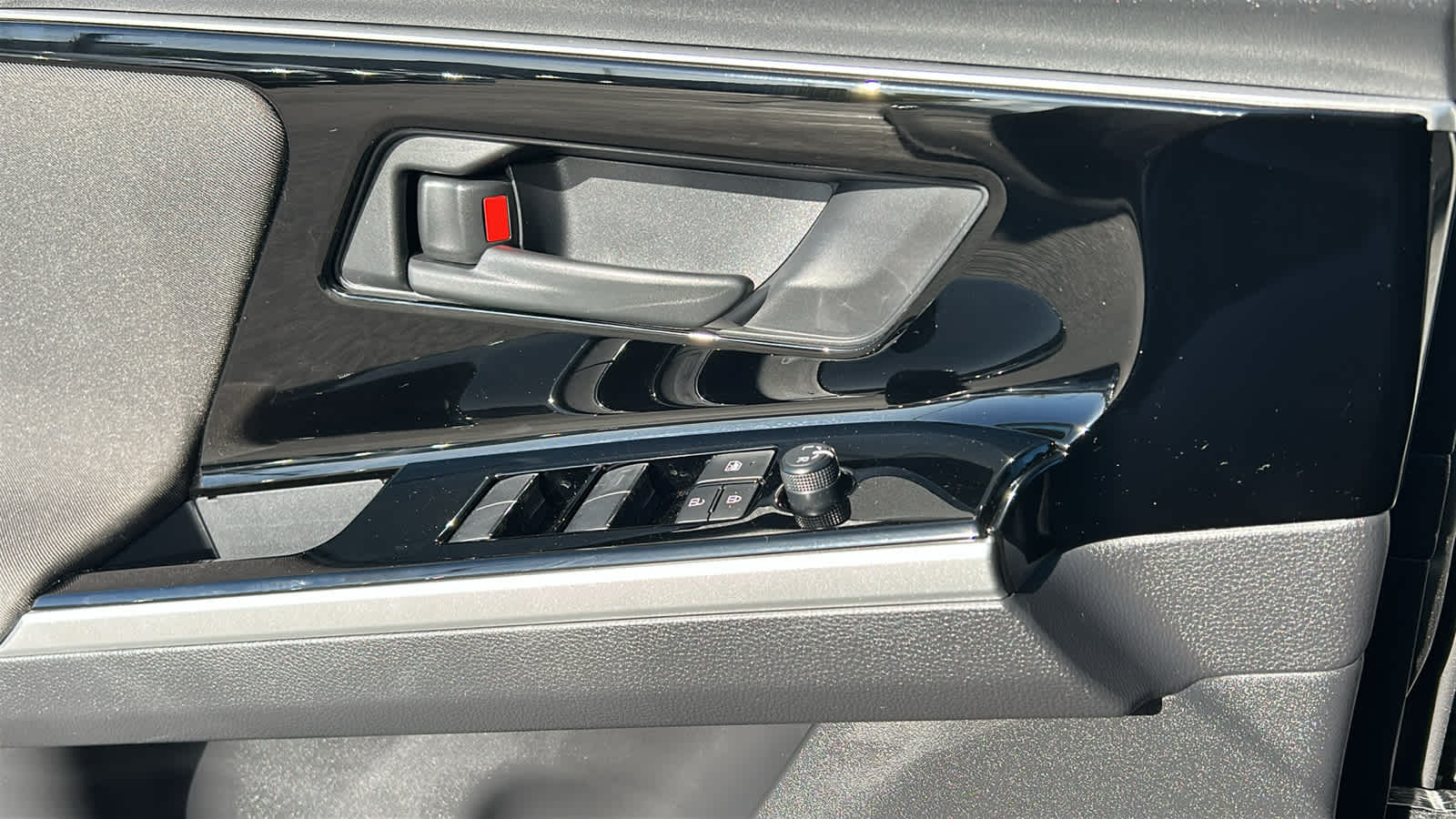 Thumbnail: 2025 Subaru Solterra - 23