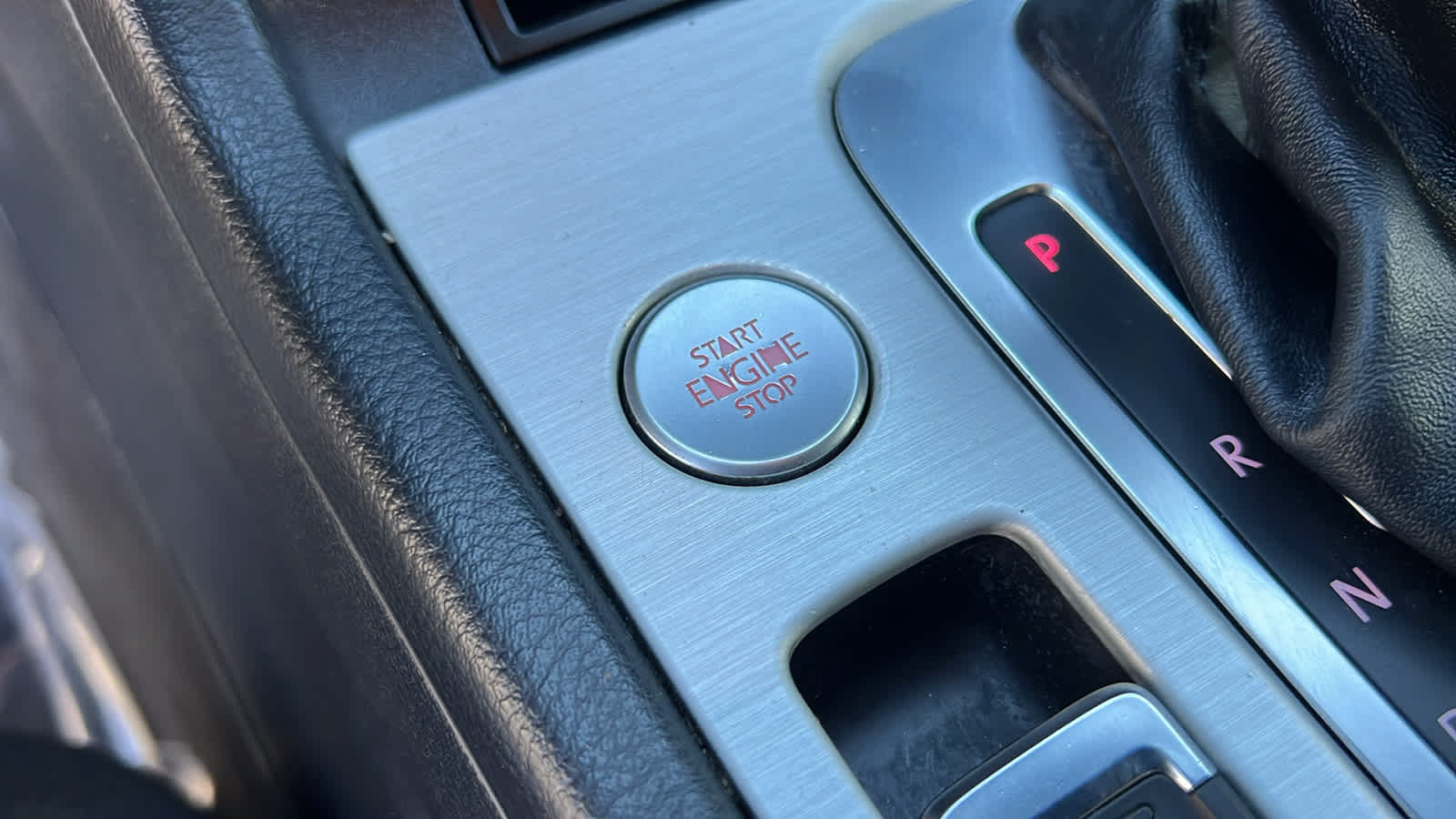 Thumbnail: 2014 Volkswagen Touareg - 17