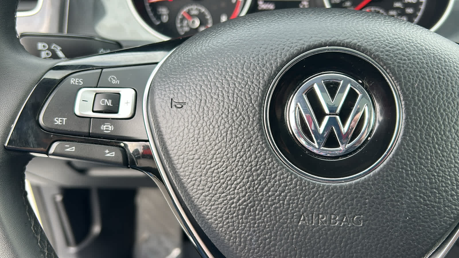 Thumbnail: 2020 Volkswagen Golf - 19