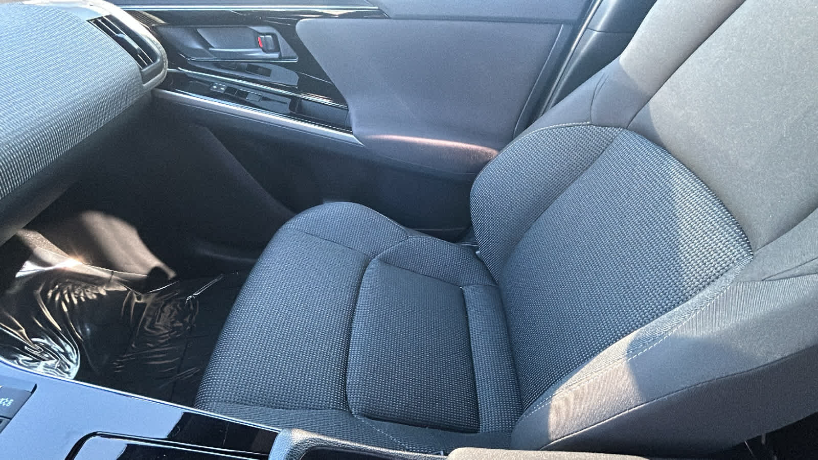 Thumbnail: 2025 Subaru Solterra - 13