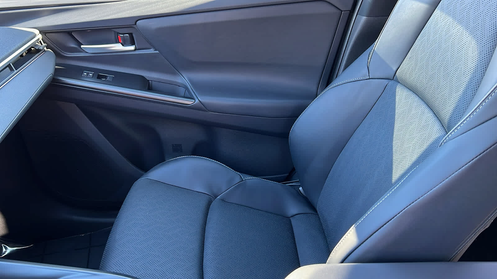 Thumbnail: 2026 Subaru Solterra - 12