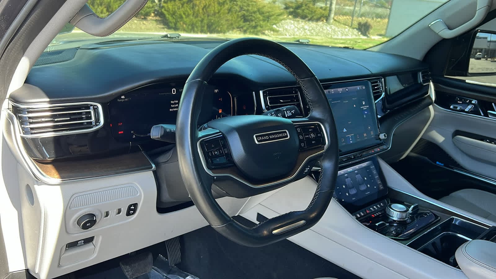 Thumbnail: 2022 Jeep Grand Wagoneer - 10