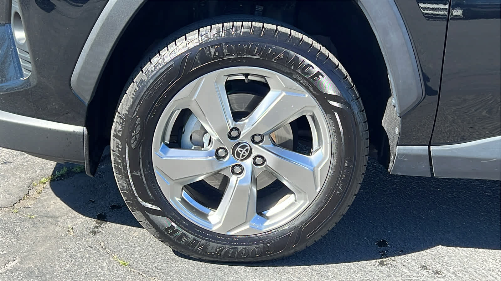 Thumbnail: 2021 Toyota RAV4 - 9