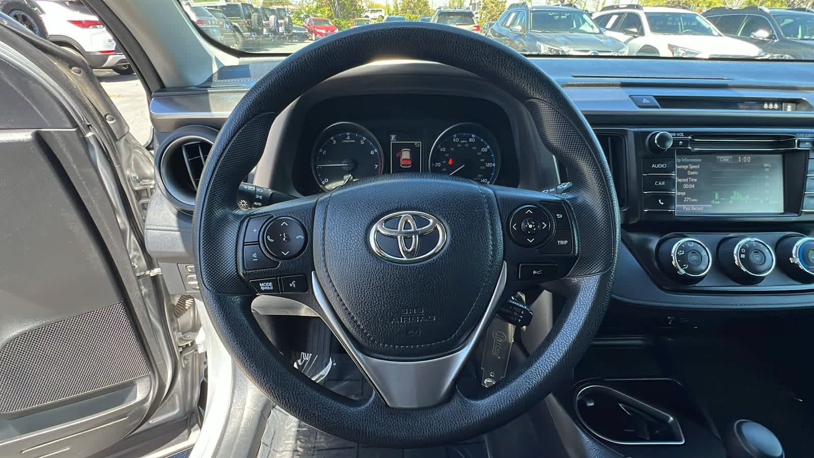 Thumbnail: 2018 Toyota RAV4 - 18