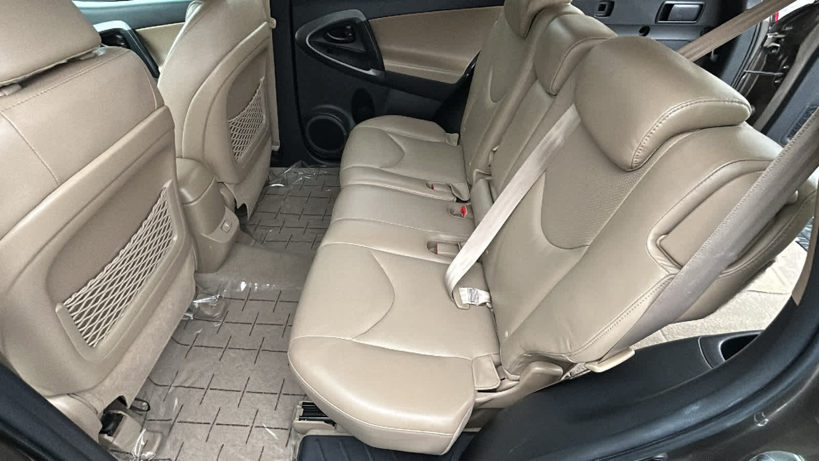 Thumbnail: 2011 Toyota RAV4 - 23