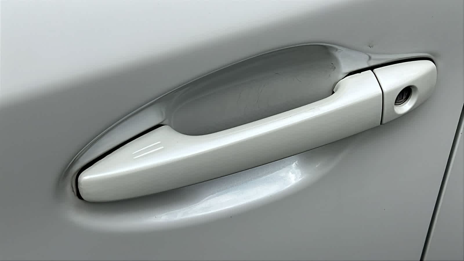 Thumbnail: 2013 Toyota Prius - 6