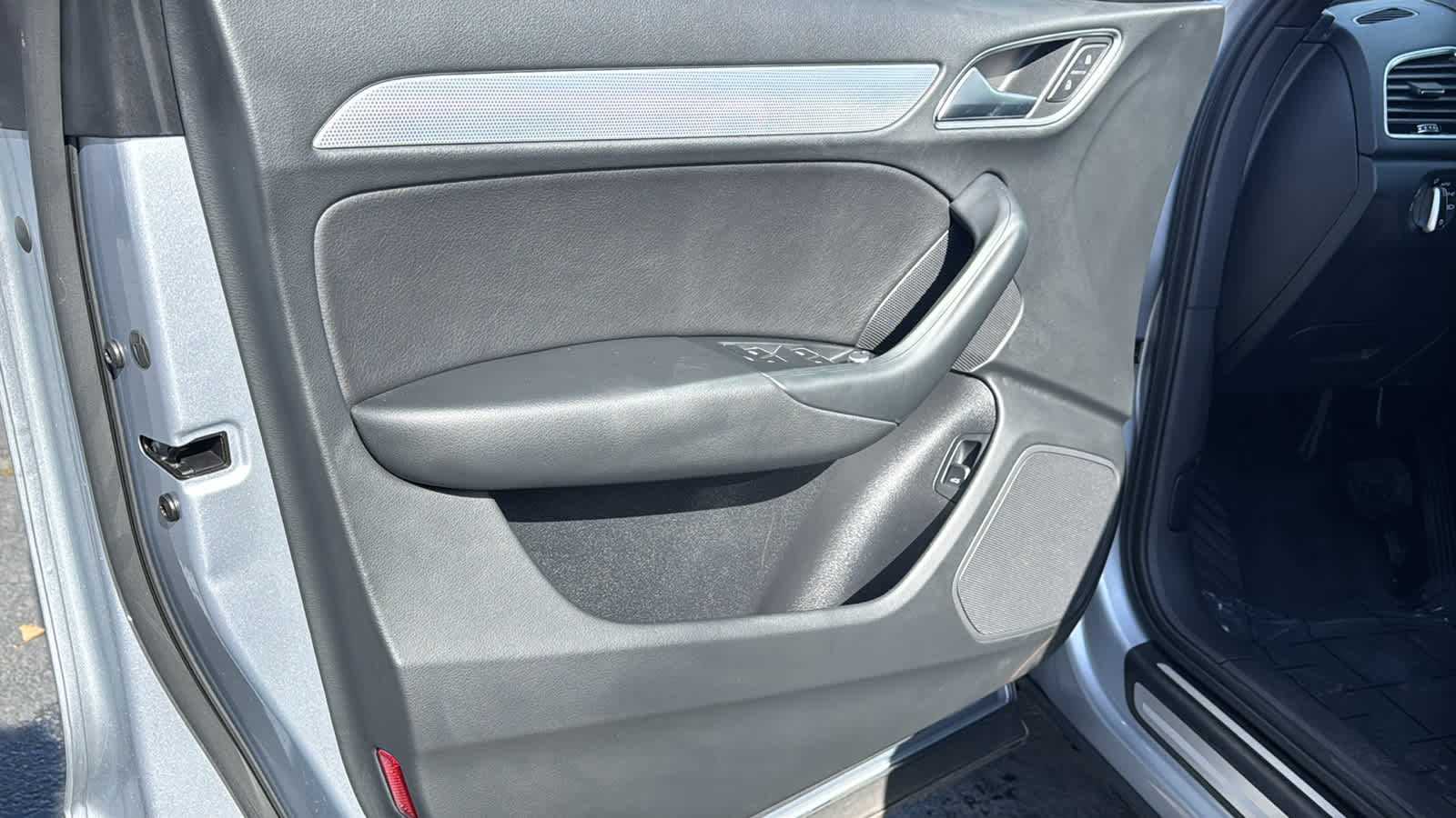 Thumbnail: 2018 Audi Q3 - 23