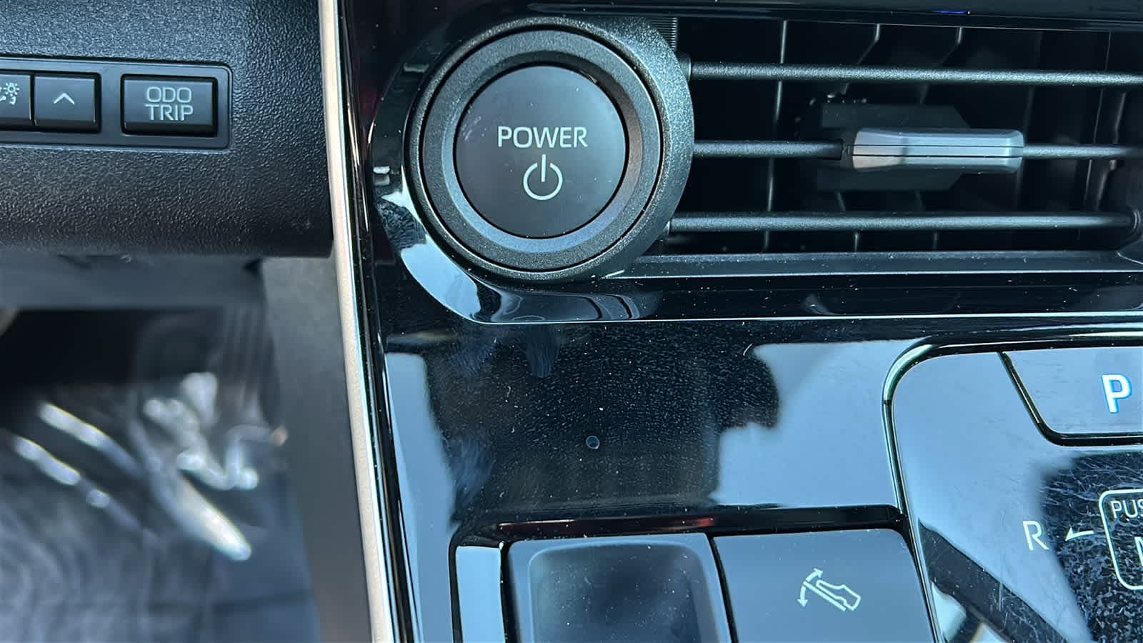 Thumbnail: 2025 Subaru Solterra - 18