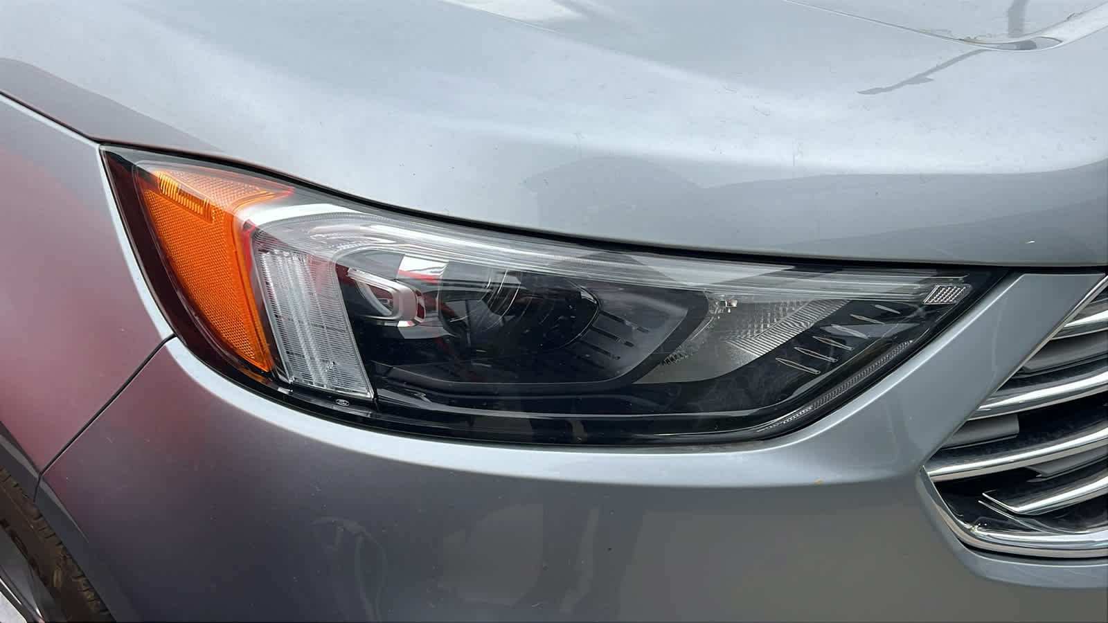 2024 Ford Edge Titanium photo 4