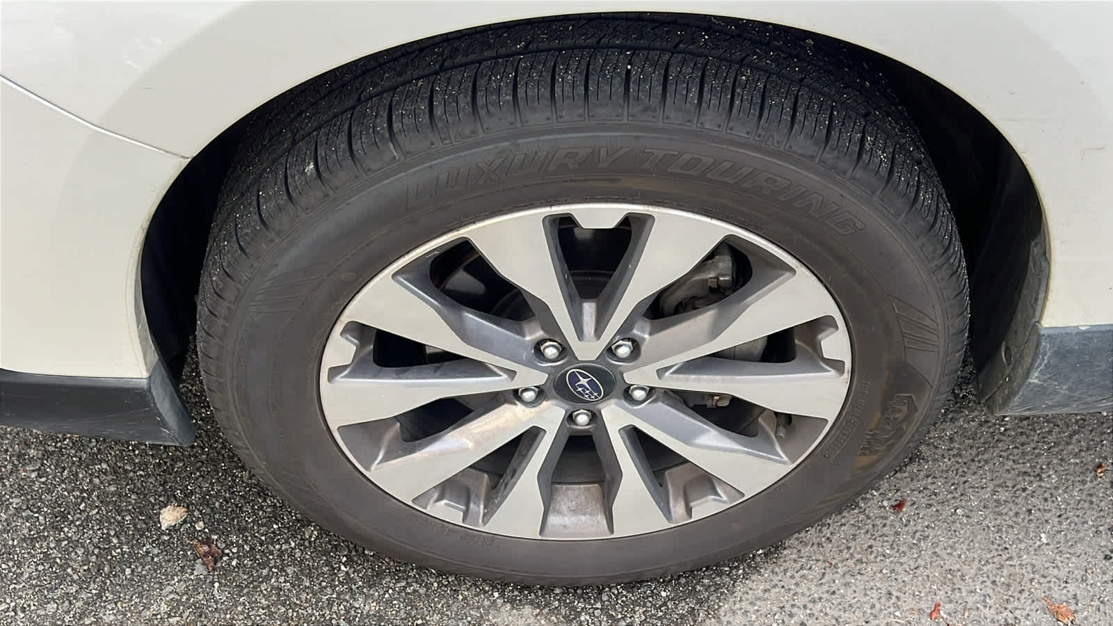 2018 Subaru Outback 3.6R Touring photo 3