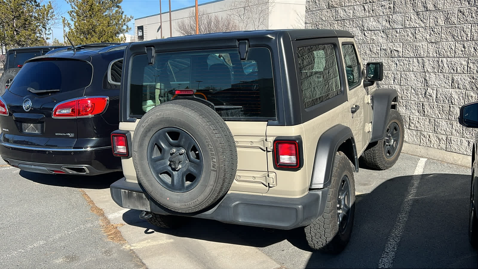 Thumbnail: 2022 Jeep Wrangler - 11