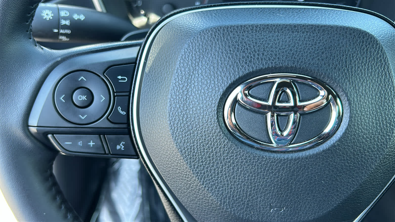 Thumbnail: 2025 Toyota Corolla - 19