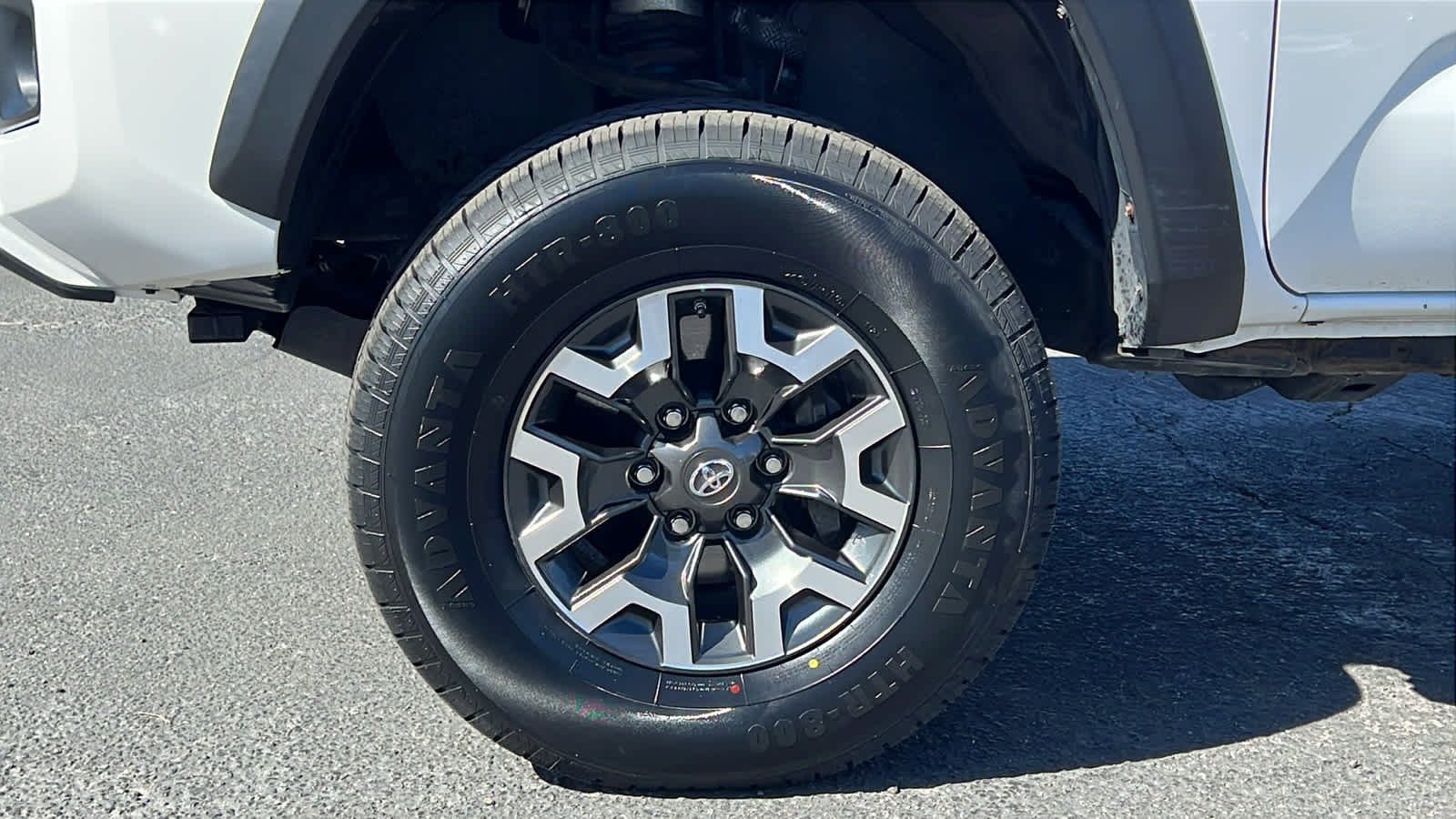 Thumbnail: 2019 Toyota Tacoma - 9