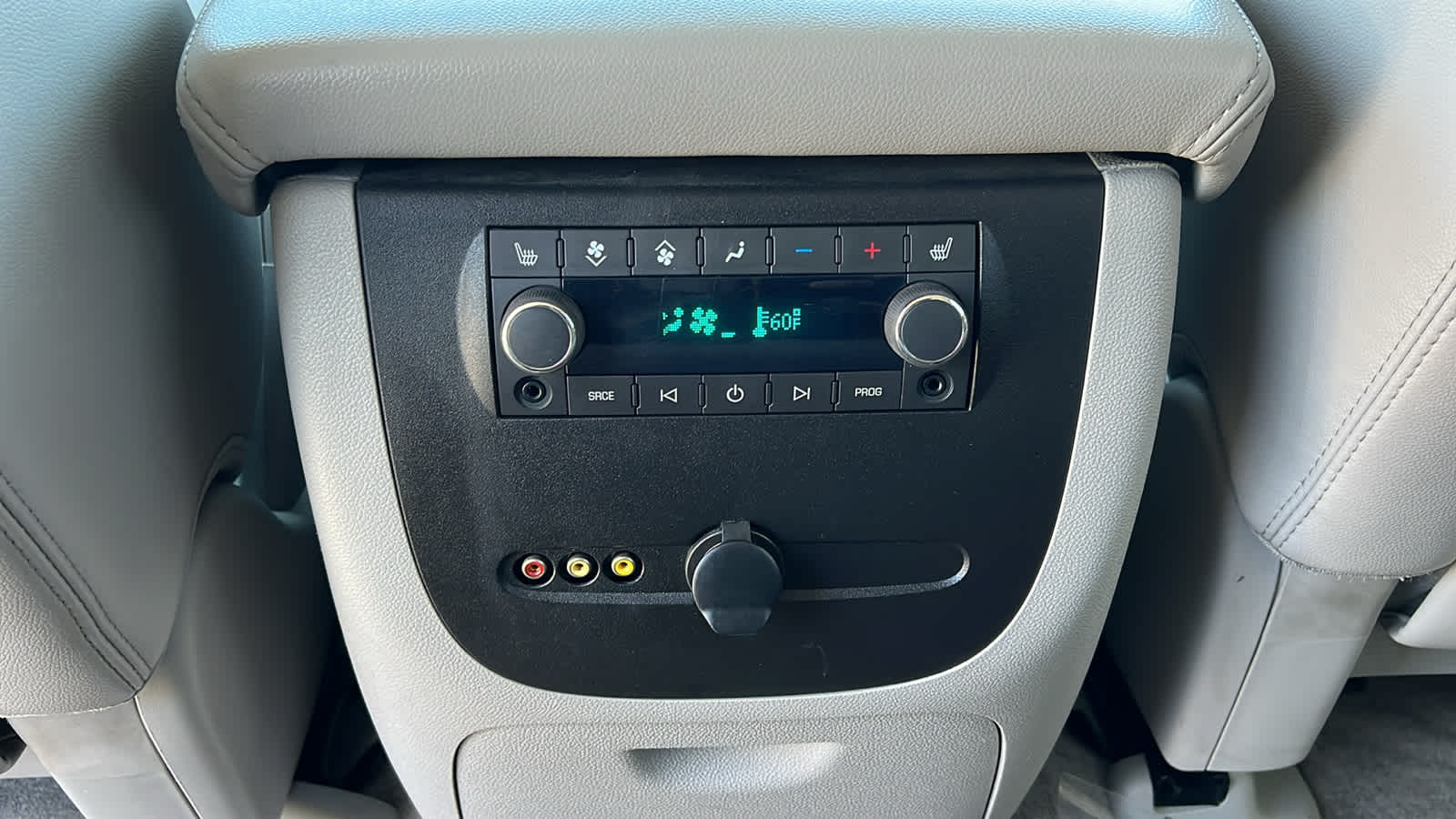 Thumbnail: 2011 Chevrolet Tahoe - 24