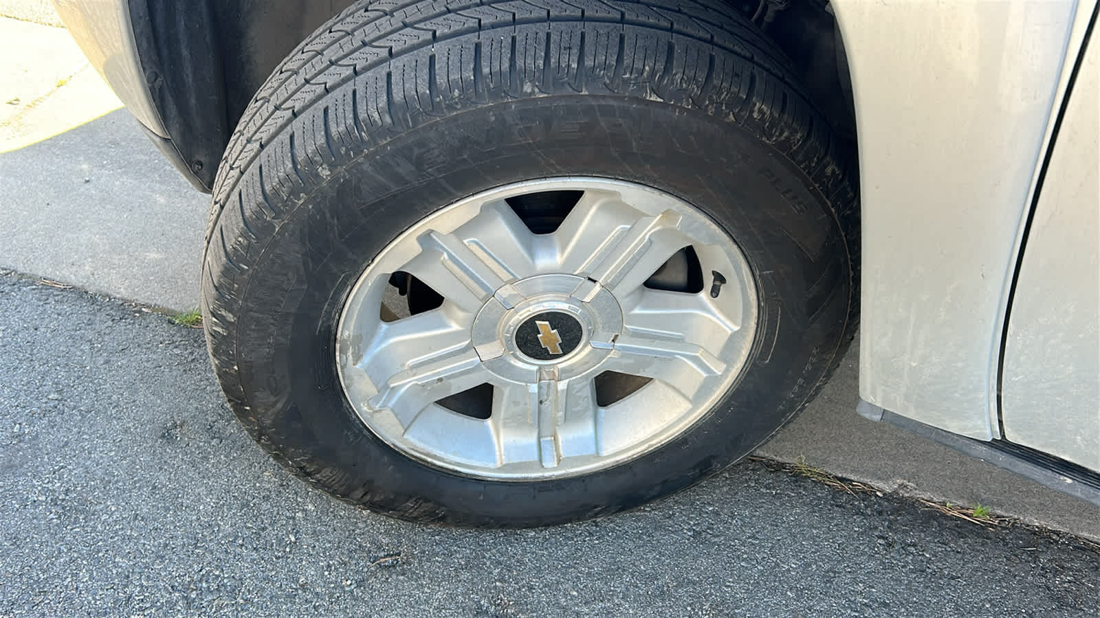 Thumbnail: 2011 Chevrolet Tahoe - 4