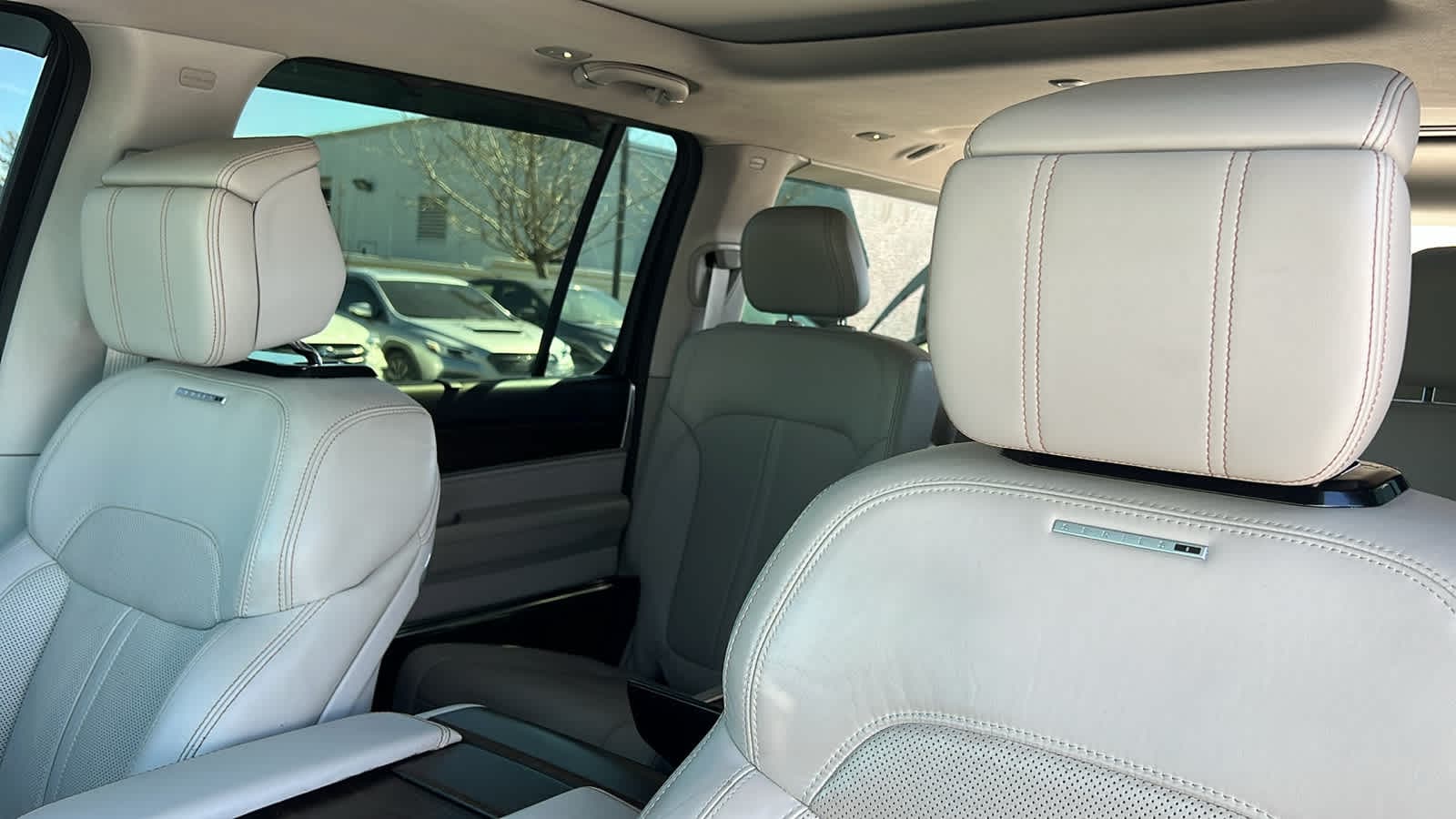 Thumbnail: 2022 Jeep Grand Wagoneer - 11