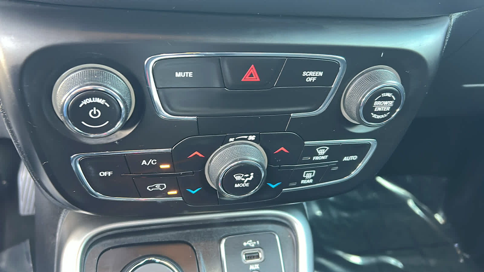 Thumbnail: 2019 Jeep Compass - 14