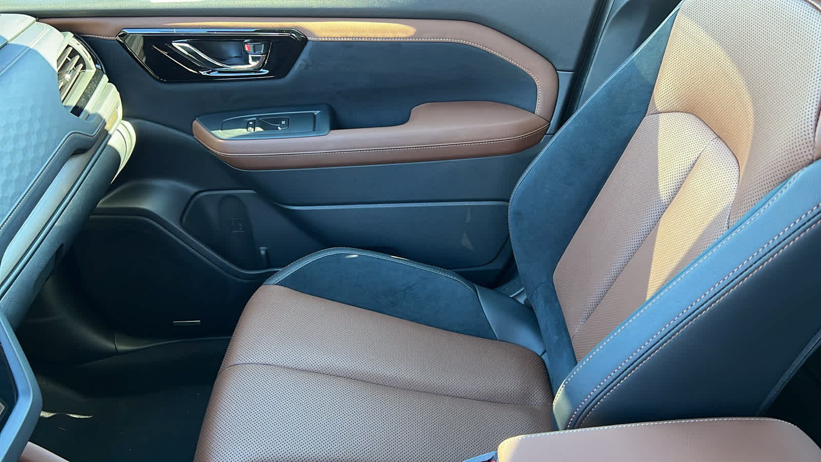 Thumbnail: 2025 Subaru Forester - 12