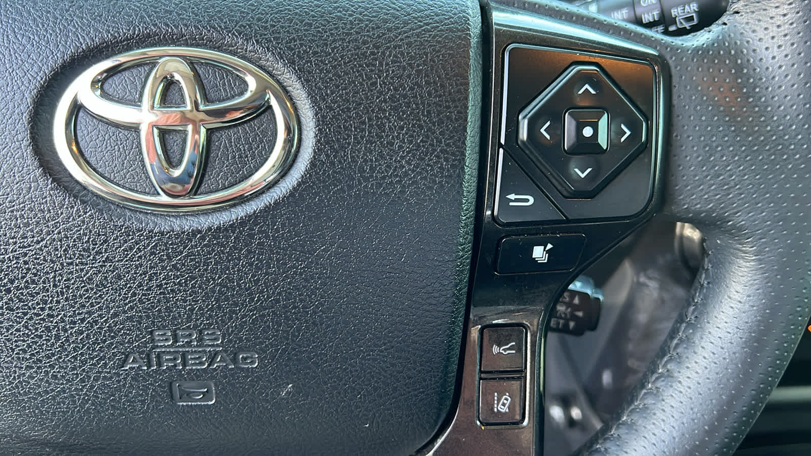 Thumbnail: 2020 Toyota 4Runner - 20