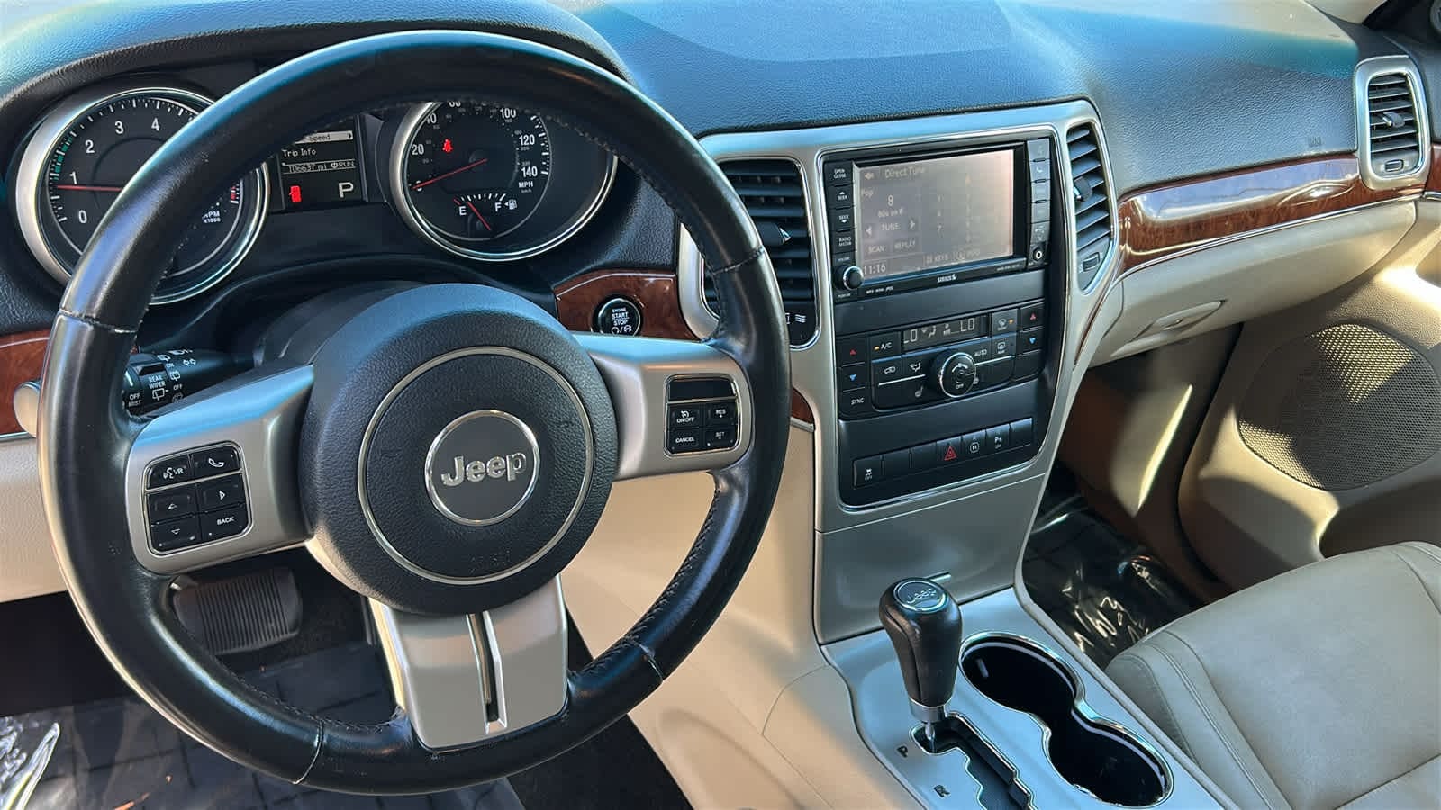 Thumbnail: 2011 Jeep Grand Cherokee - 10