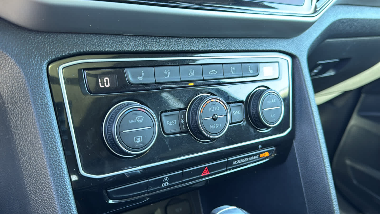 Thumbnail: 2021 Volkswagen Atlas - 14