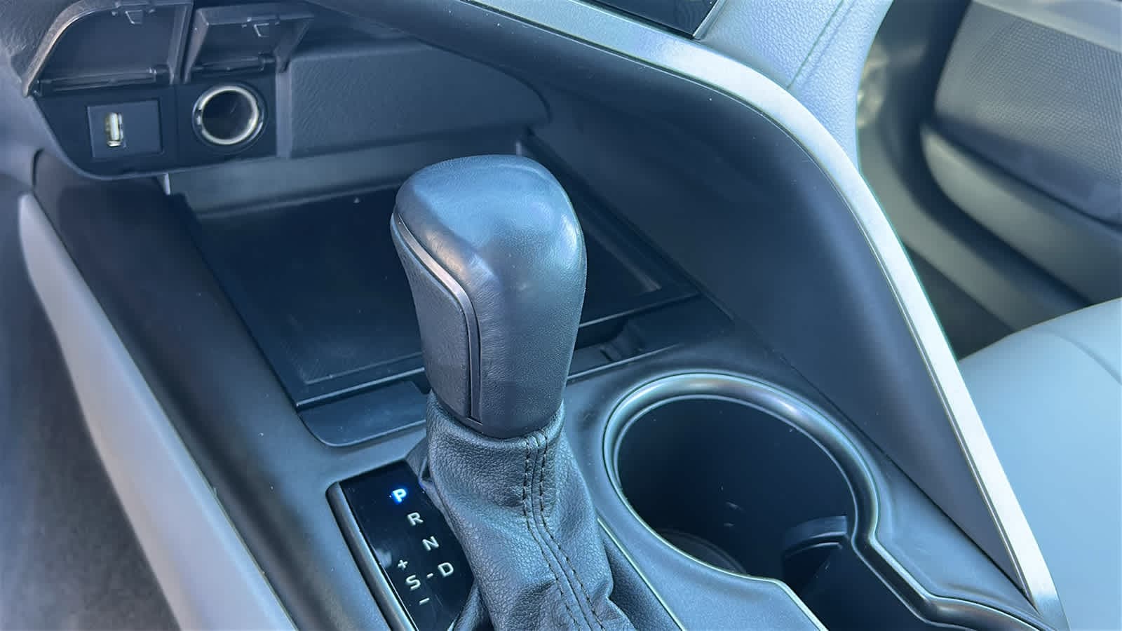 Thumbnail: 2021 Toyota Camry - 13