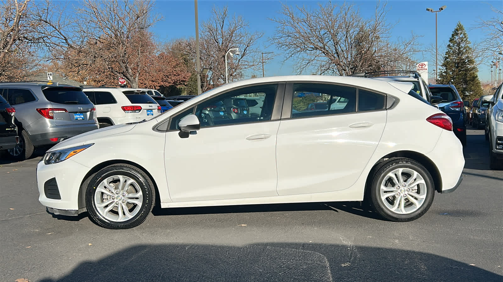 Thumbnail: 2019 Chevrolet Cruze - 8