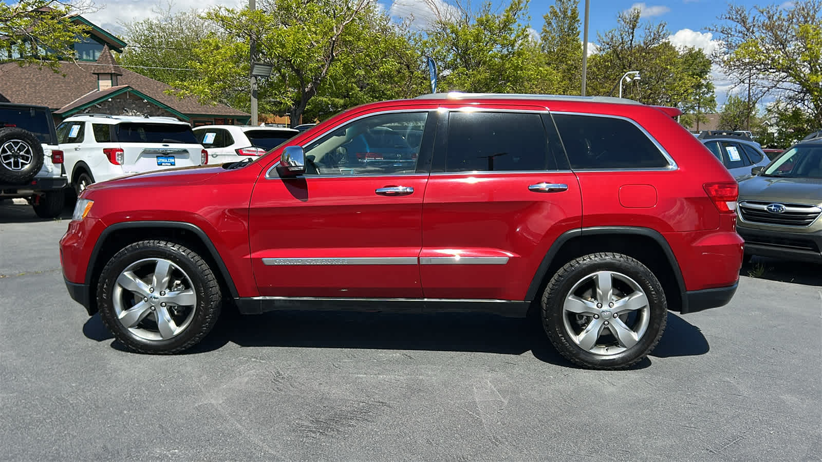 Thumbnail: 2011 Jeep Grand Cherokee - 8