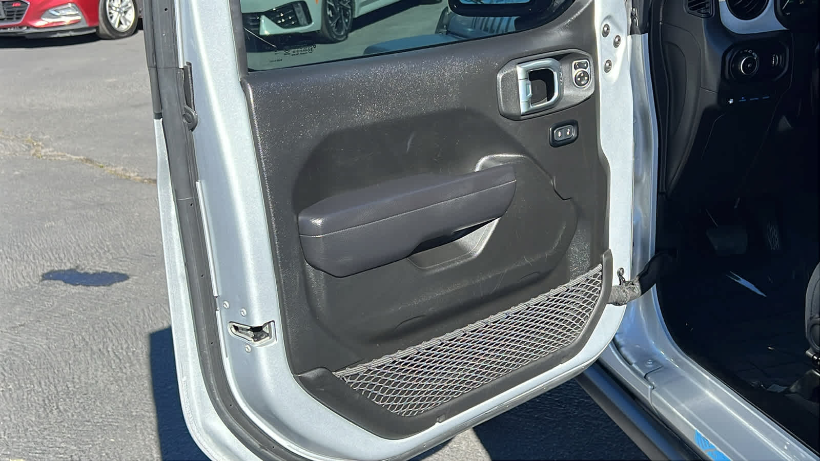 Thumbnail: 2024 Jeep Wrangler - 23