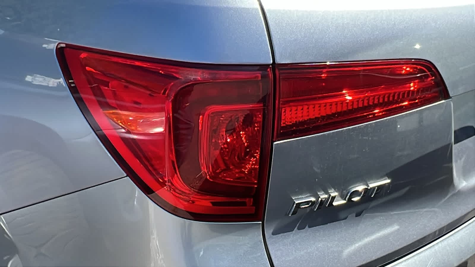 Thumbnail: 2017 Honda Pilot - 11
