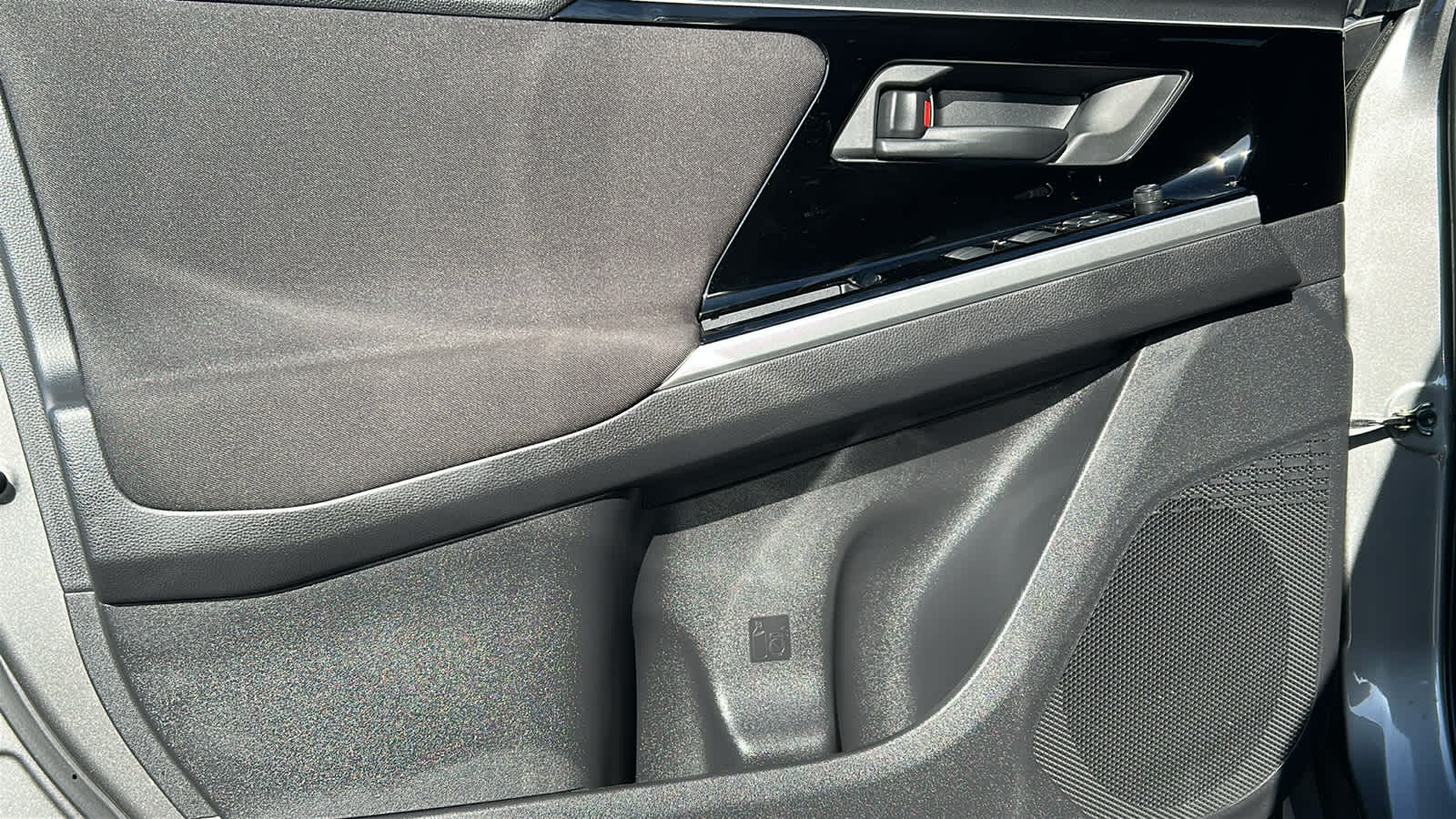 Thumbnail: 2025 Subaru Solterra - 24