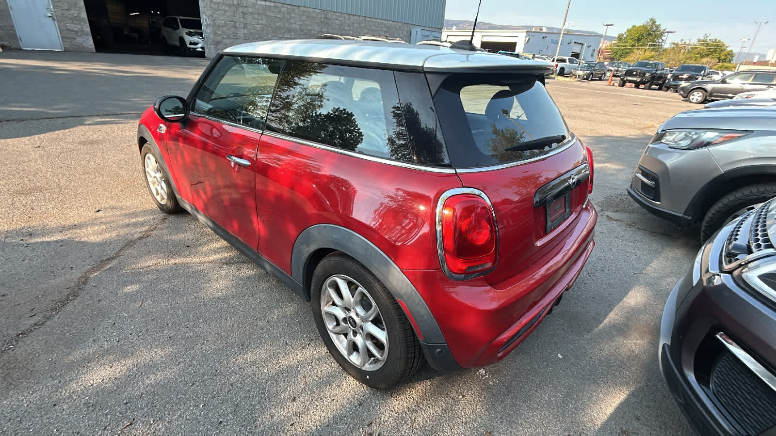 Thumbnail: 2017 MINI Cooper Hardtop - 10