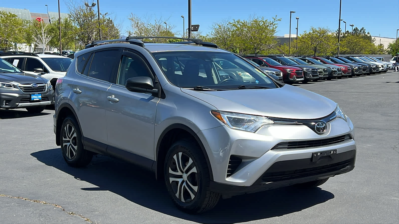 Thumbnail: 2018 Toyota RAV4 - 3