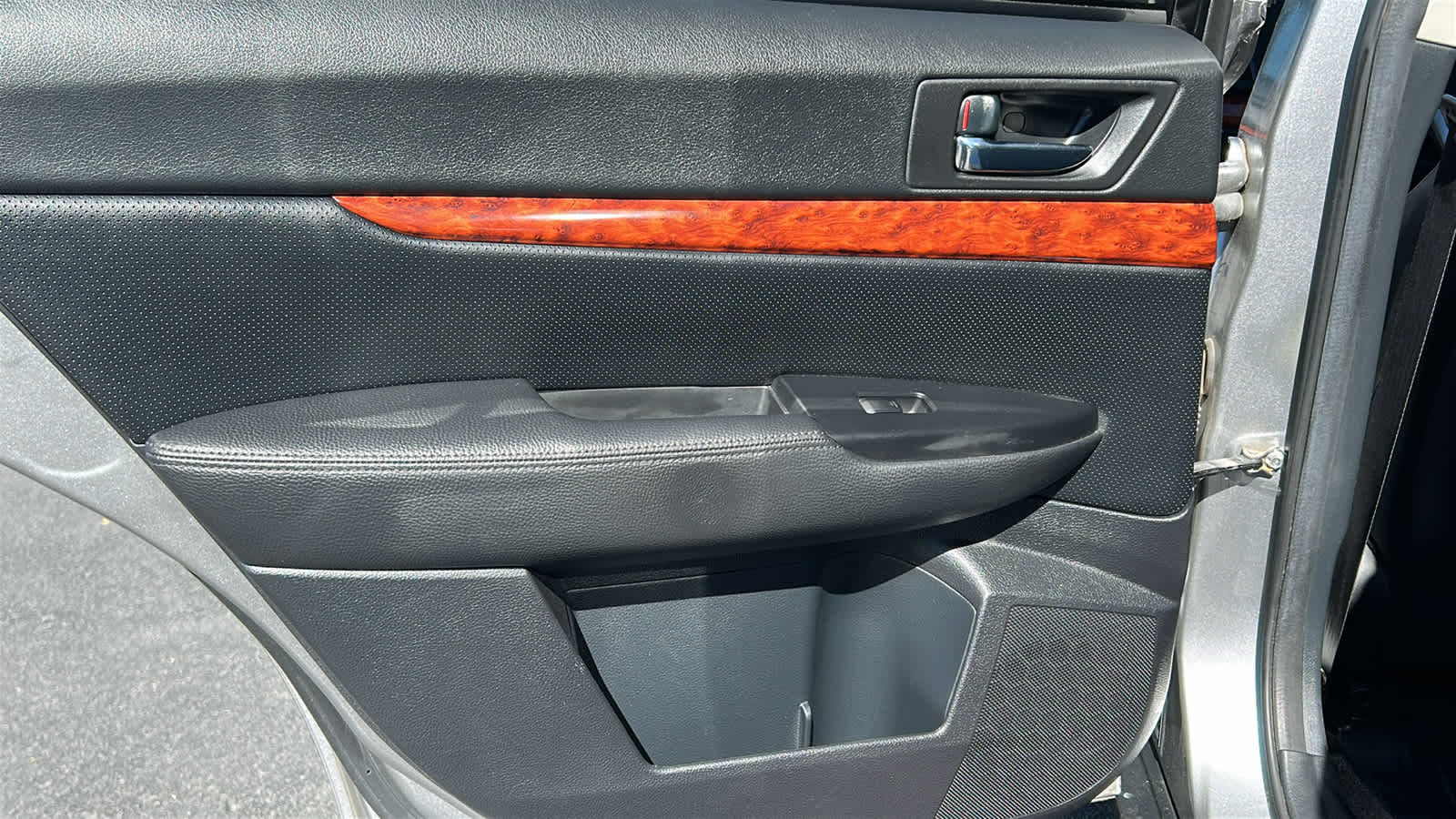 Thumbnail: 2010 Subaru Outback - 28