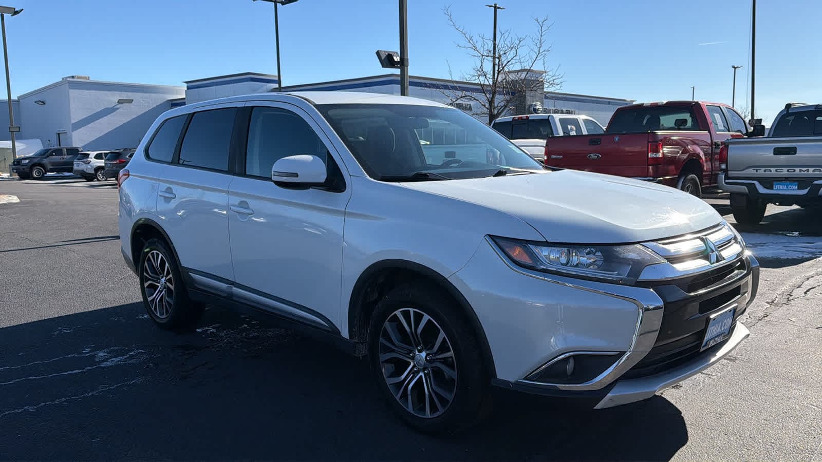 Thumbnail: 2018 Mitsubishi Outlander - 3