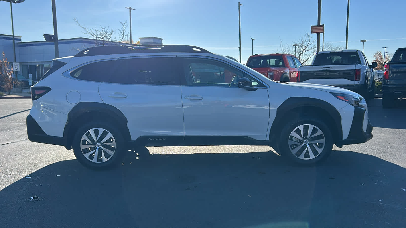 2025 Subaru Outback Premium photo 3