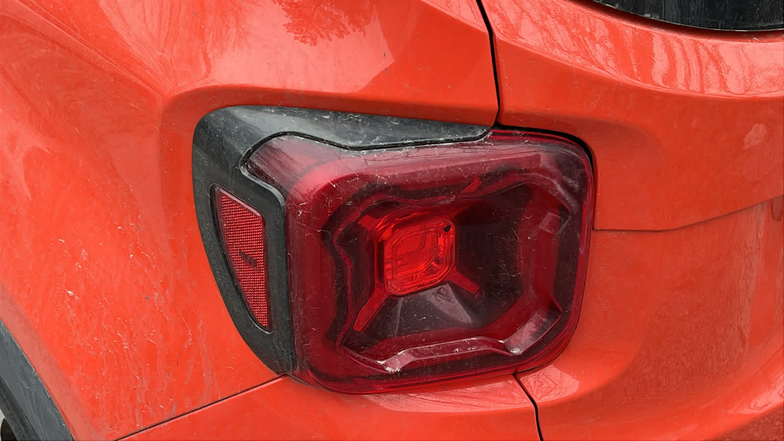 Thumbnail: 2019 Jeep Renegade - 17