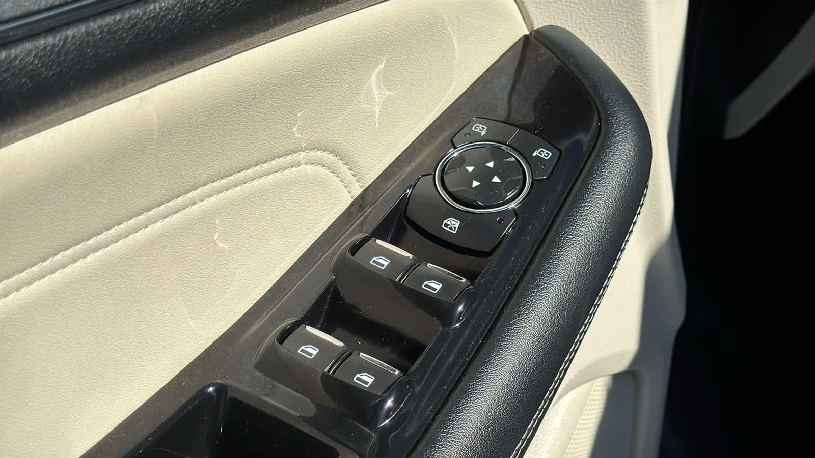 Thumbnail: 2020 Ford Edge - 22