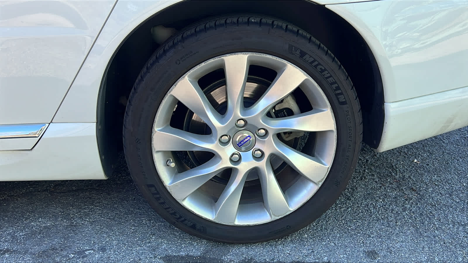 Thumbnail: 2012 Volvo S80 - 17