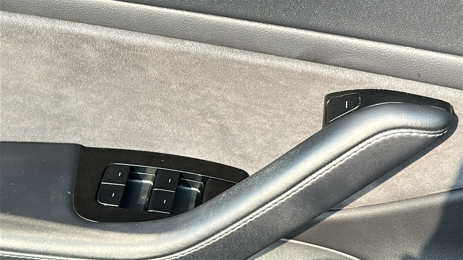 Thumbnail: 2018 Tesla Model 3 - 22